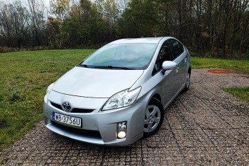 Toyota Prius benzyna hybryda i gaz